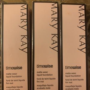 MK Timewise Matte Liquid Foundation (Beige)